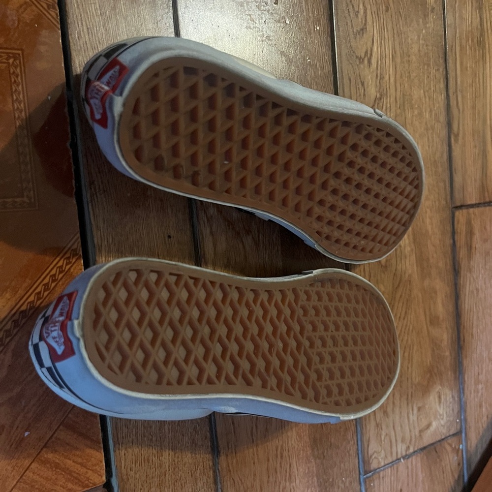 Vans - Picture 5 of 6